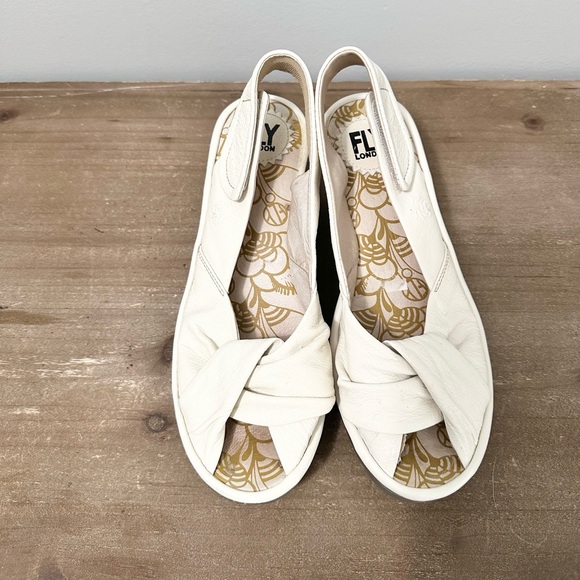 Fly London Yakin Peep Toe Leather Wedges White Size 37 (6.5-7) - Picture 3 of 8